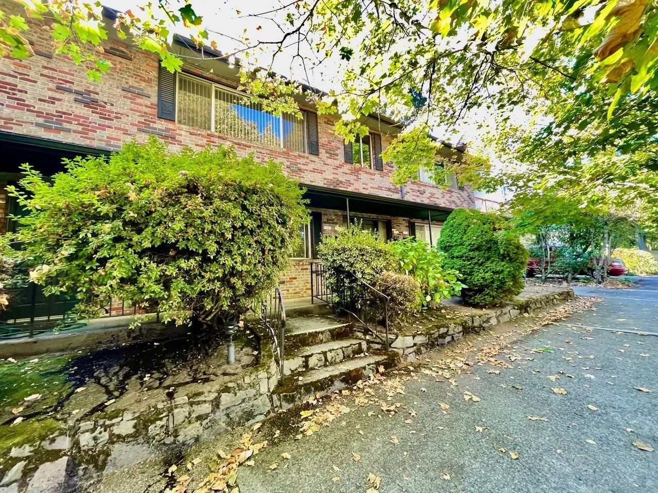 1311 Ne 24th Ave - Photo 2 of 6