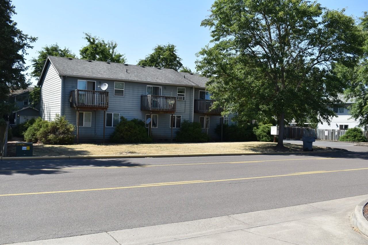 2020 S 7th St #E - Photo 5 of 25