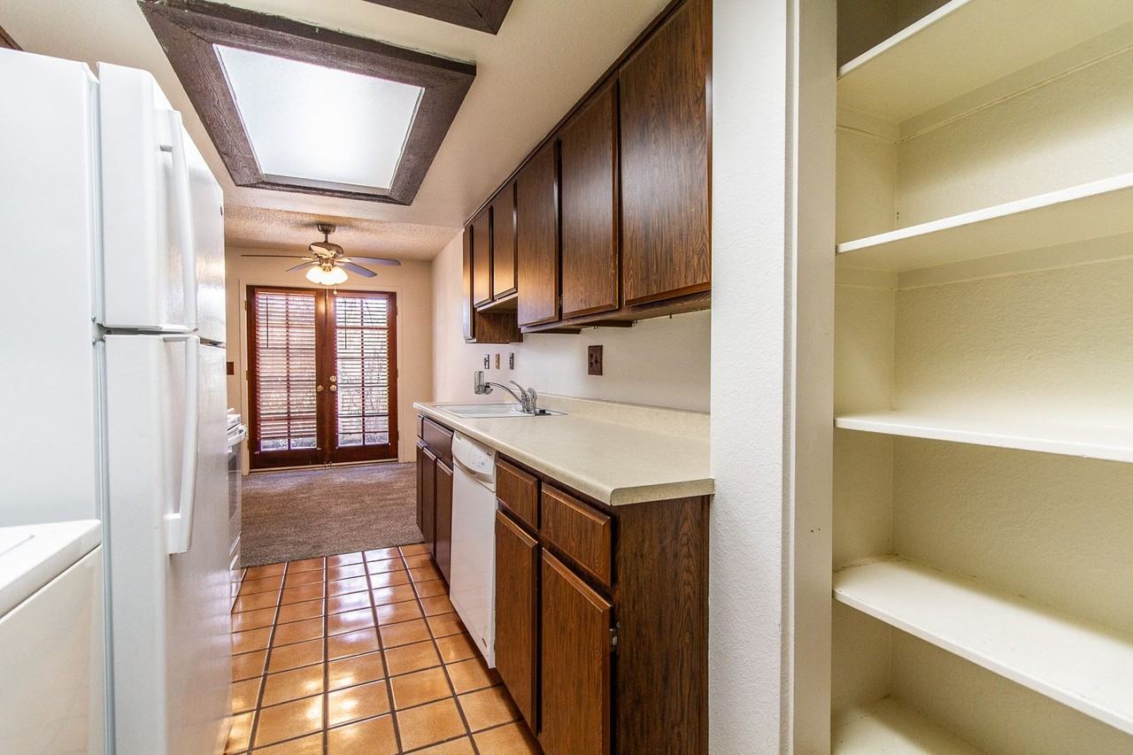 4853 E Euclid Ave - Photo 6 of 24