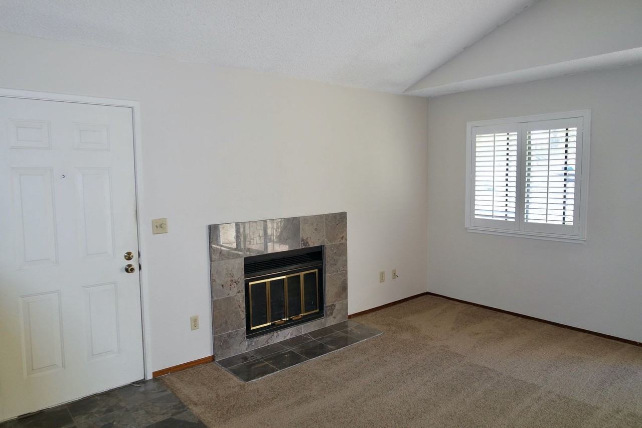 5462 Makati Cir - Photo 3 of 18