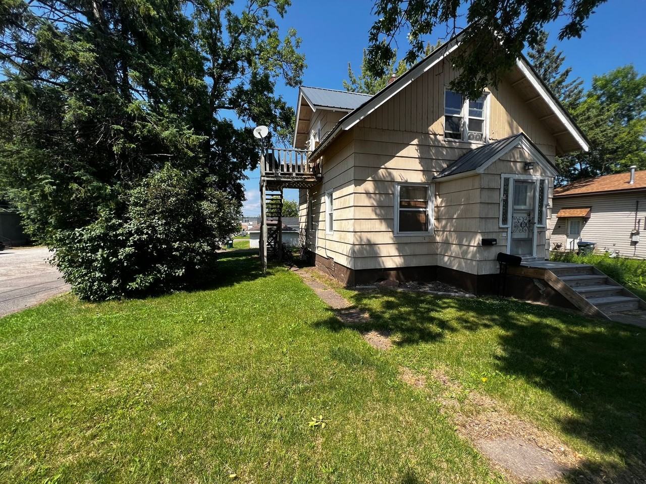 1111 Avenue F - Photo 2 of 10