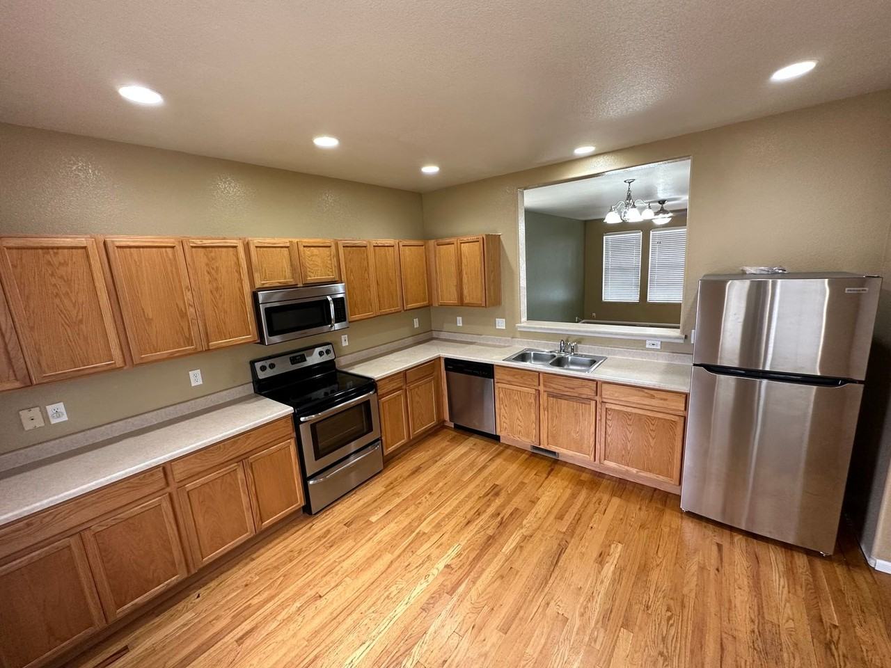 2057 Creekridge Pt - Photo 3 of 14