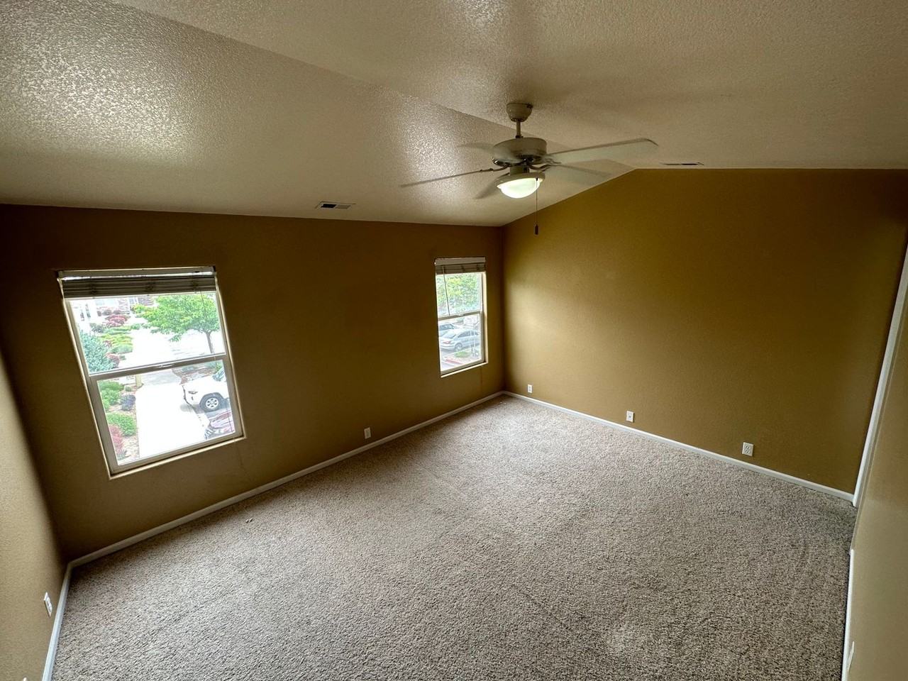 2057 Creekridge Pt - Photo 6 of 14