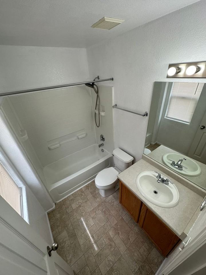 2057 Creekridge Pt - Photo 7 of 14