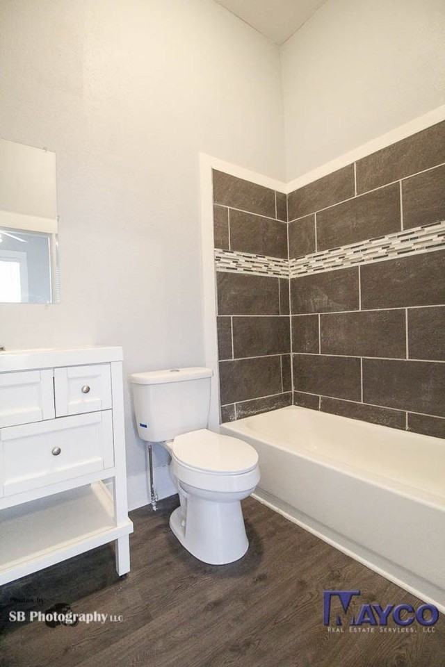 529 Merrick St - Photo 2 of 12