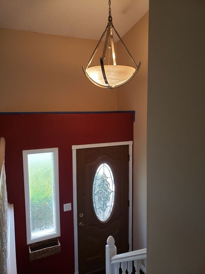 706 Frontier Ct - Photo 2 of 16
