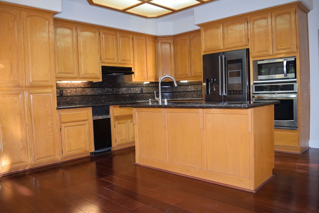 303 Ironwood Cir - Photo 4 of 26