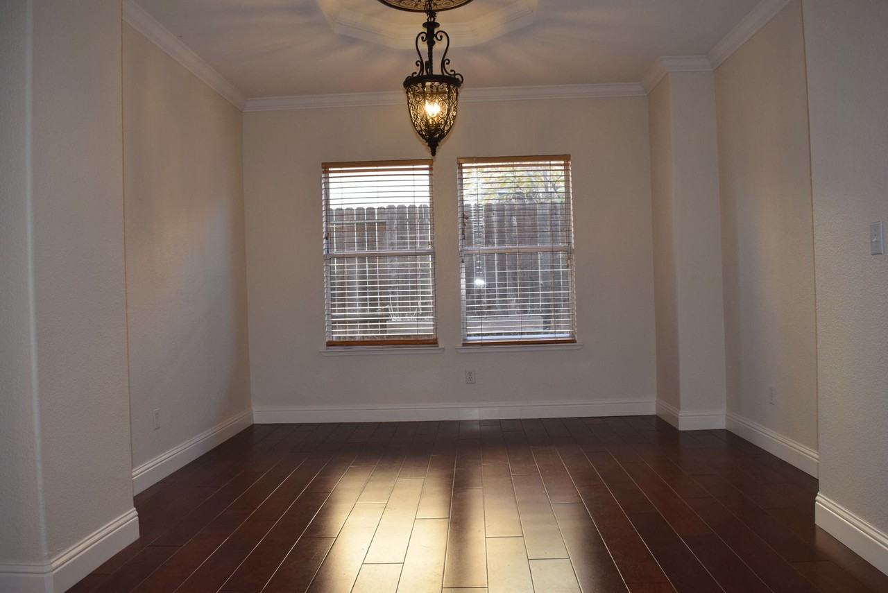 303 Ironwood Cir - Photo 7 of 26