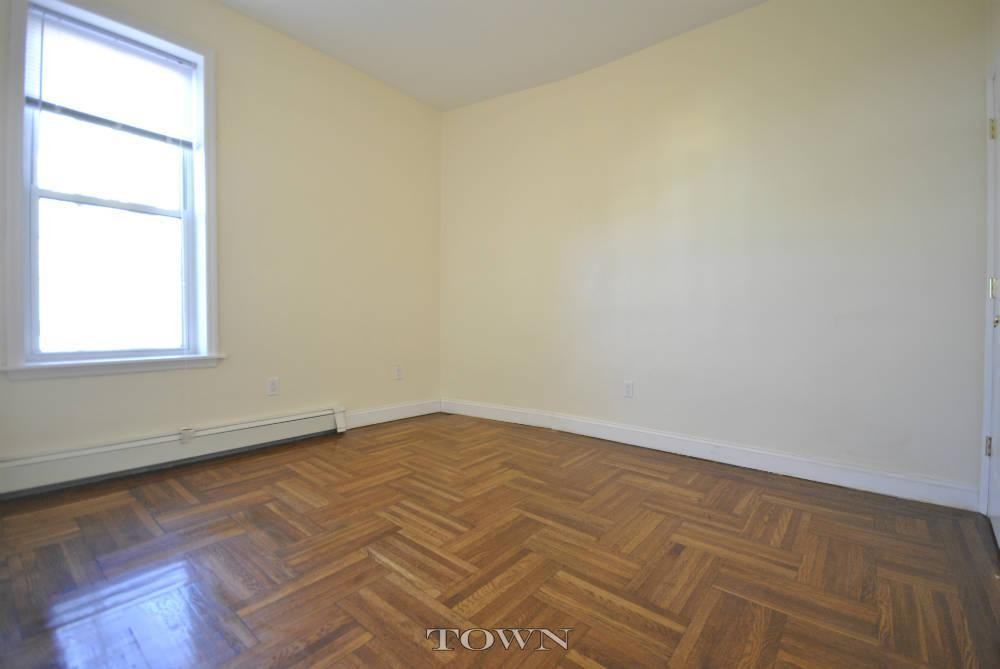 286 Clarkson Ave #1 - Photo 3 of 4