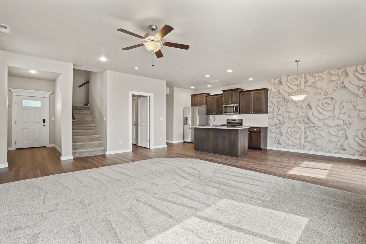 2161 S Hills Ave - Photo 4 of 22