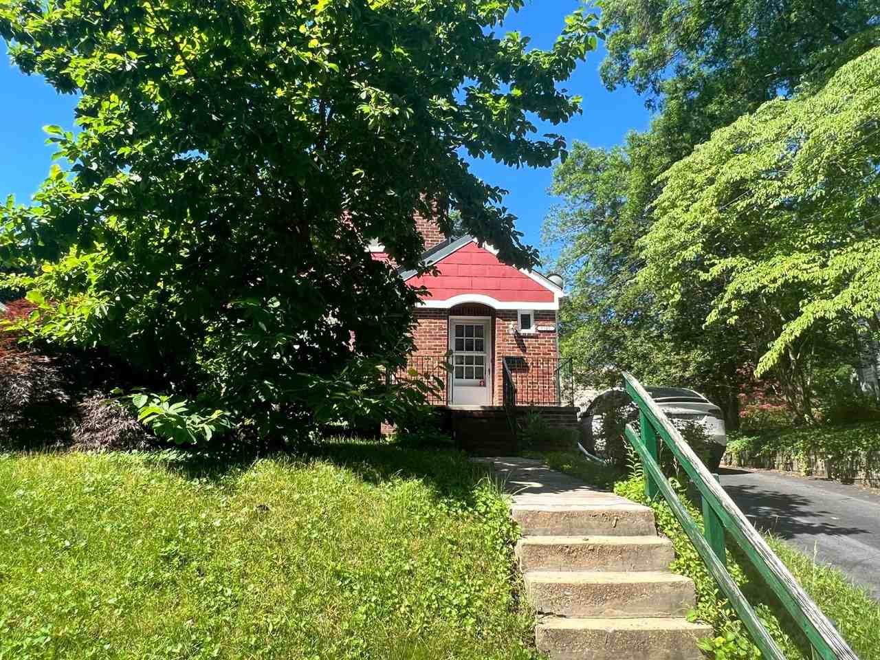 6305 Tecumseh Pl - Photo 2 of 29