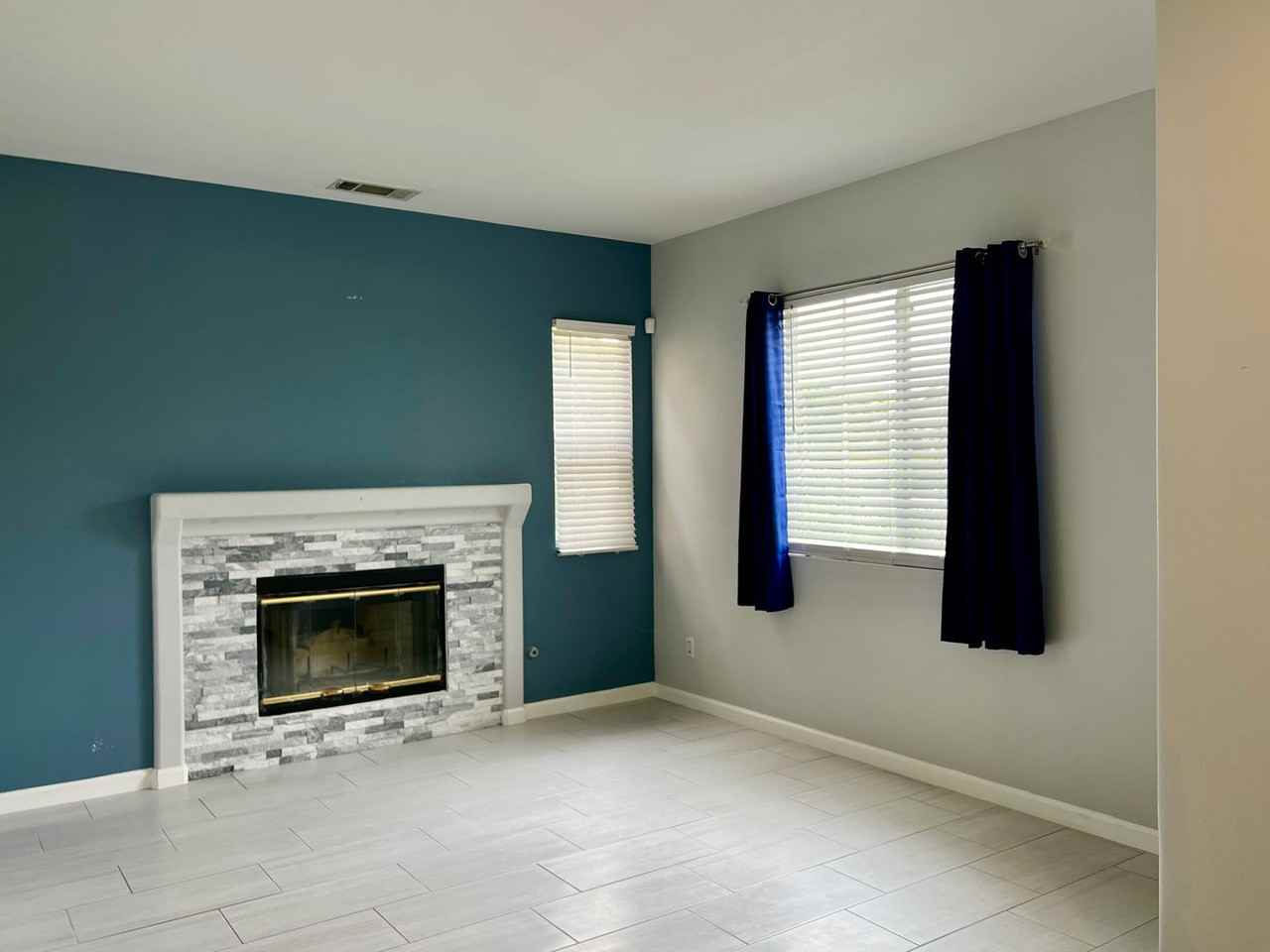 1433 Fieldbrook St - Photo 3 of 24