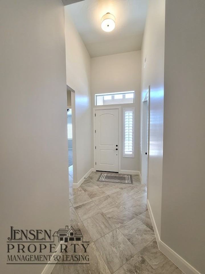 1326 W Broad Point Dr - Photo 7 of 42