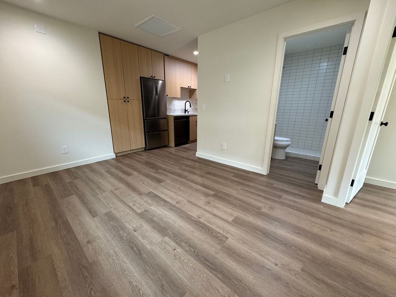 SDS T 1057-1063 - Photo 2 of 6