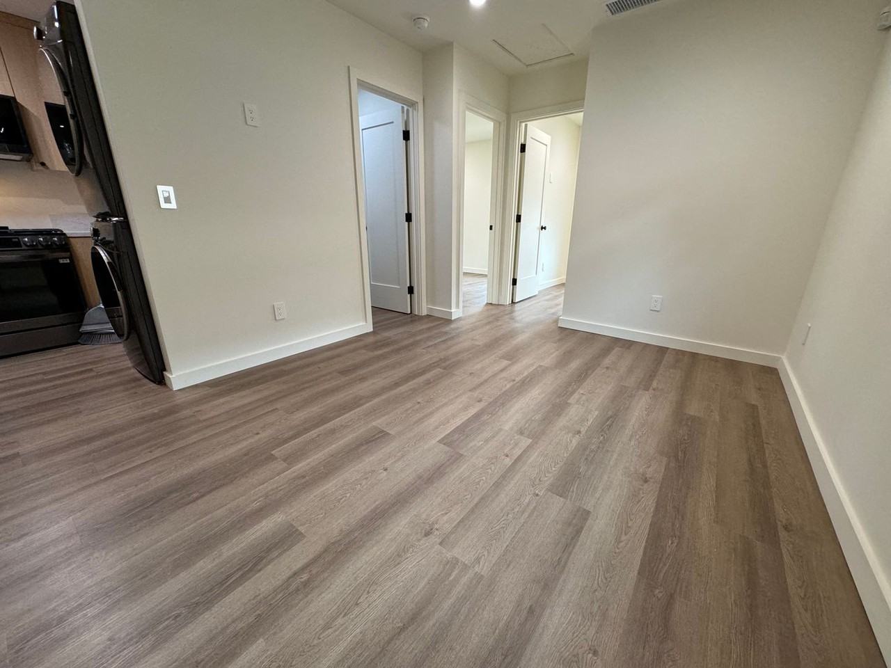 SDS T 1057-1063 - Photo 3 of 6