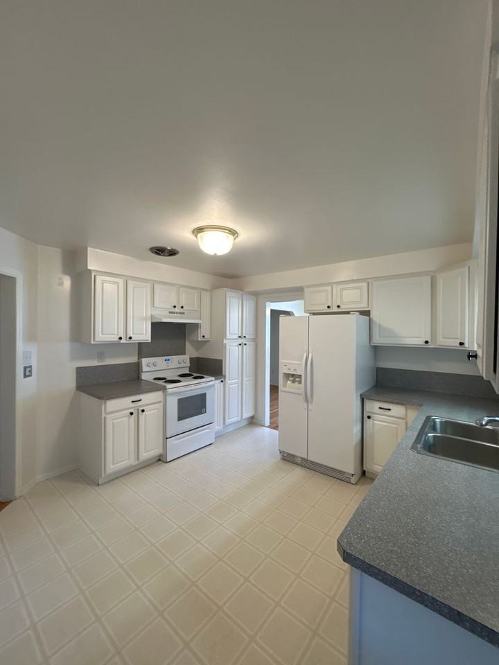 576 26th Ave - Photo 4 of 14