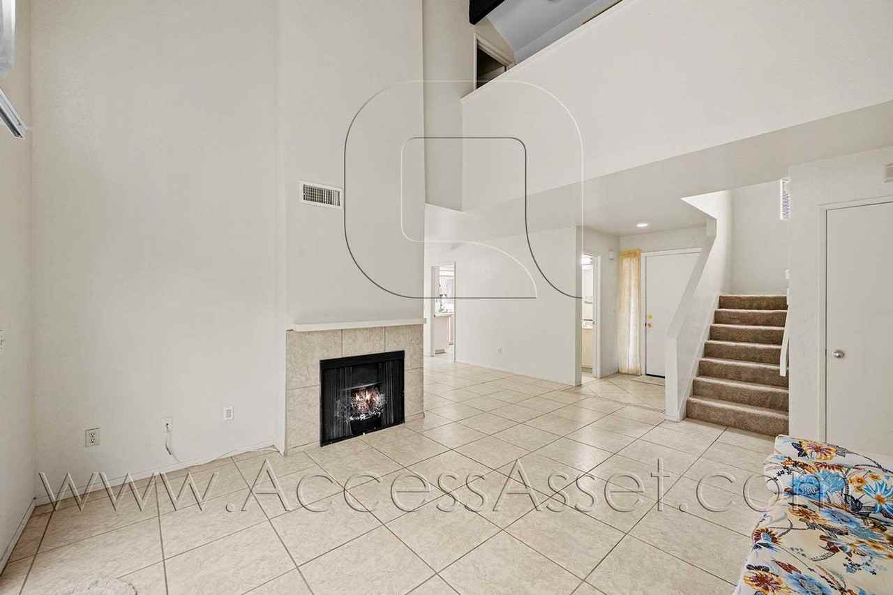 619 Parkview Dr - Photo 3 of 27