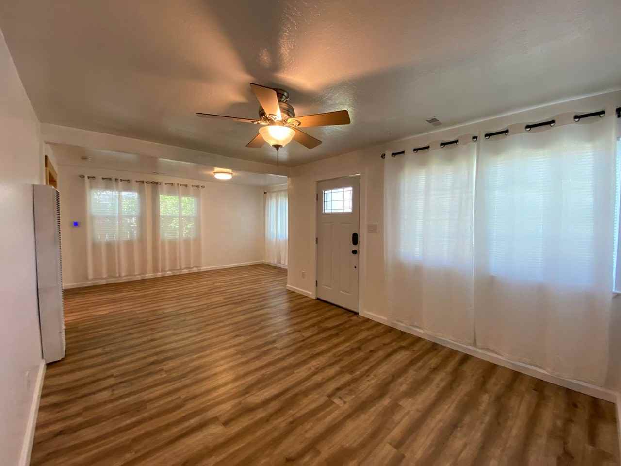 1437 Peach St - Photo 2 of 15