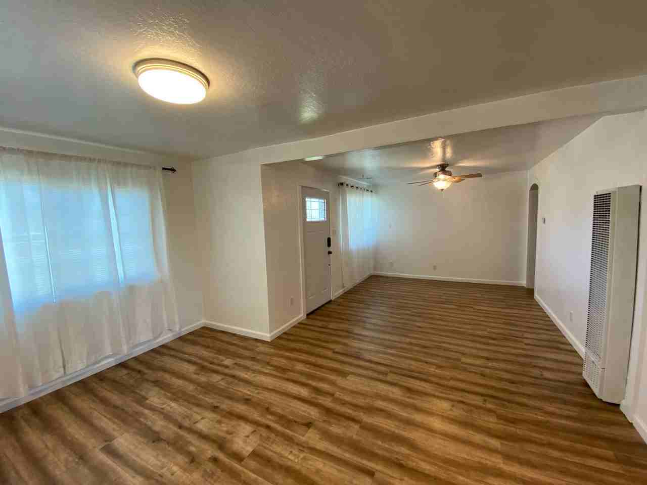 1437 Peach St - Photo 3 of 15