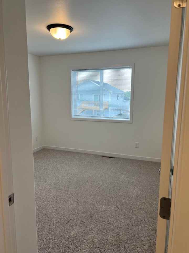 6891 Joseph St - Photo 5 of 13