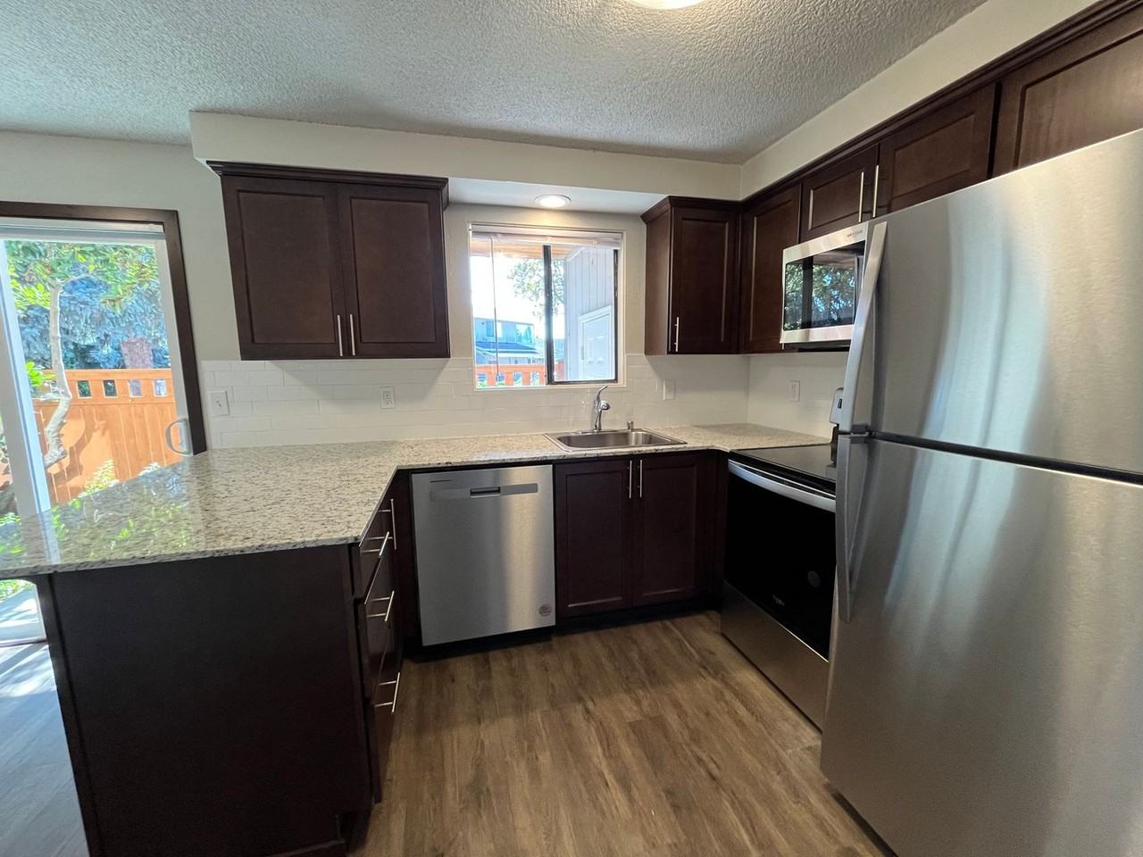 204 Lodean Dr Apt B - Photo 2 of 11