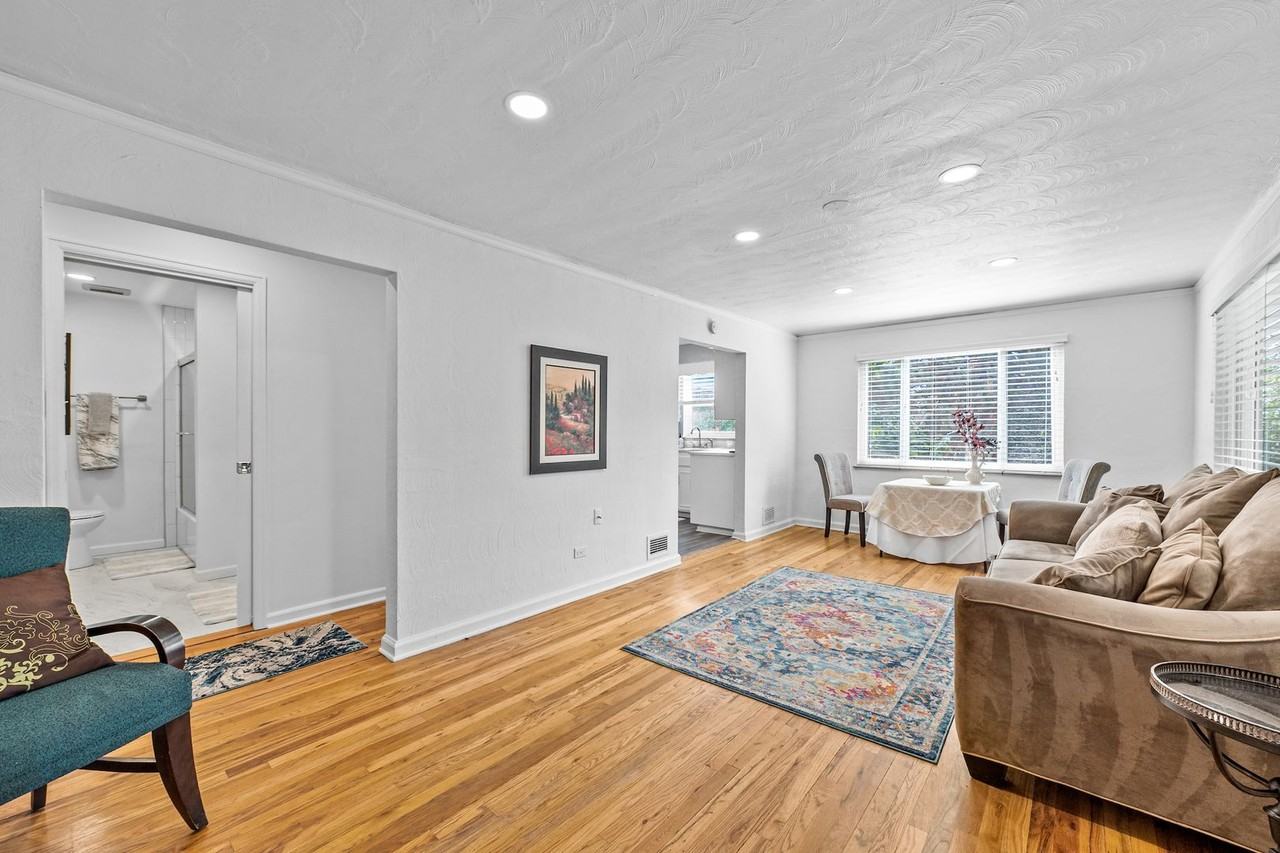 44 Monroe St - Photo 4 of 36