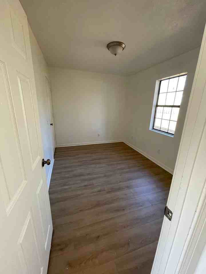 Golden Maple Apartments - Photo 5 of 7