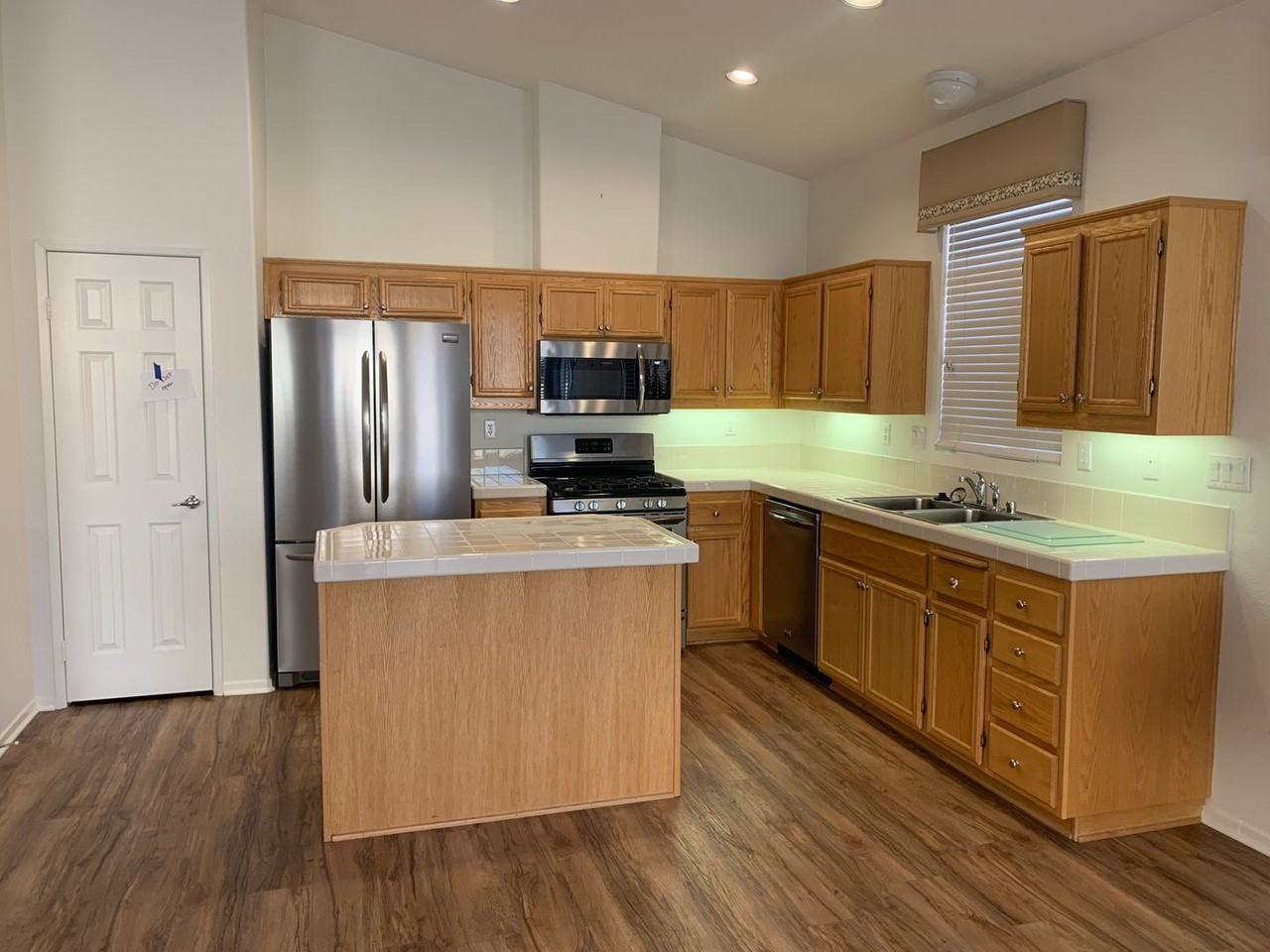 26814 Tropicana Dr - Photo 2 of 13