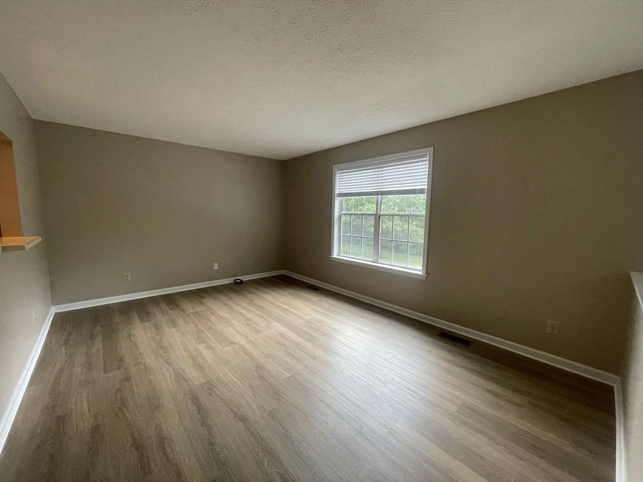 702 Goose Meadow Dr - Photo 2 of 13
