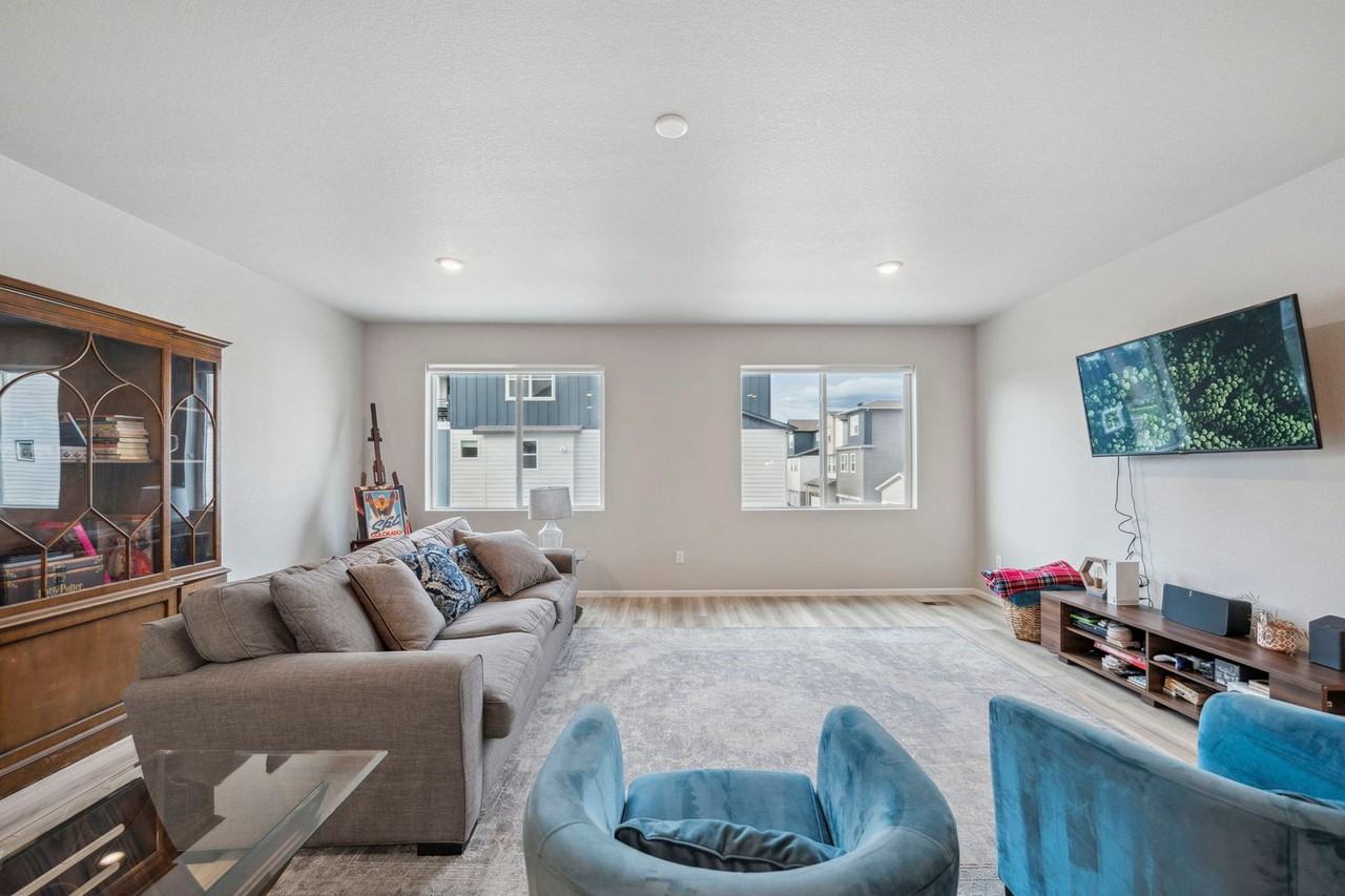 12215 W 57th Pl - Photo 3 of 31