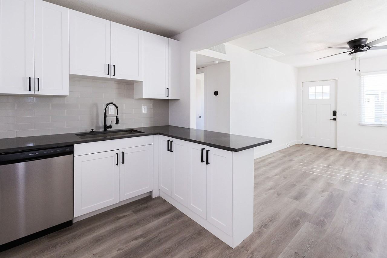 829 E Turney Ave - Photo 4 of 27