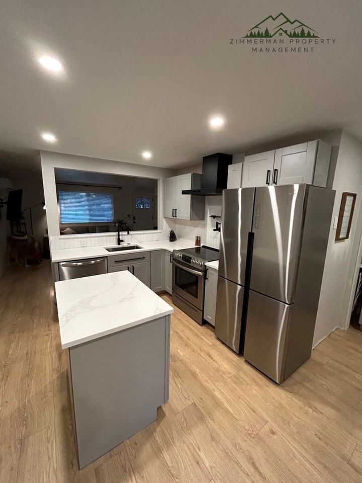 660 Sw Coral St - Photo 3 of 14