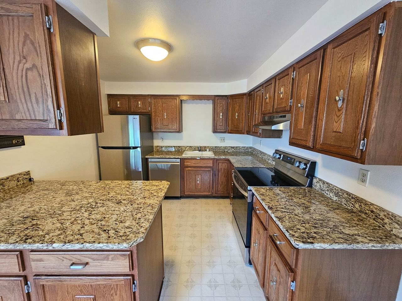 620 W 7th Ave - Photo 4 of 9