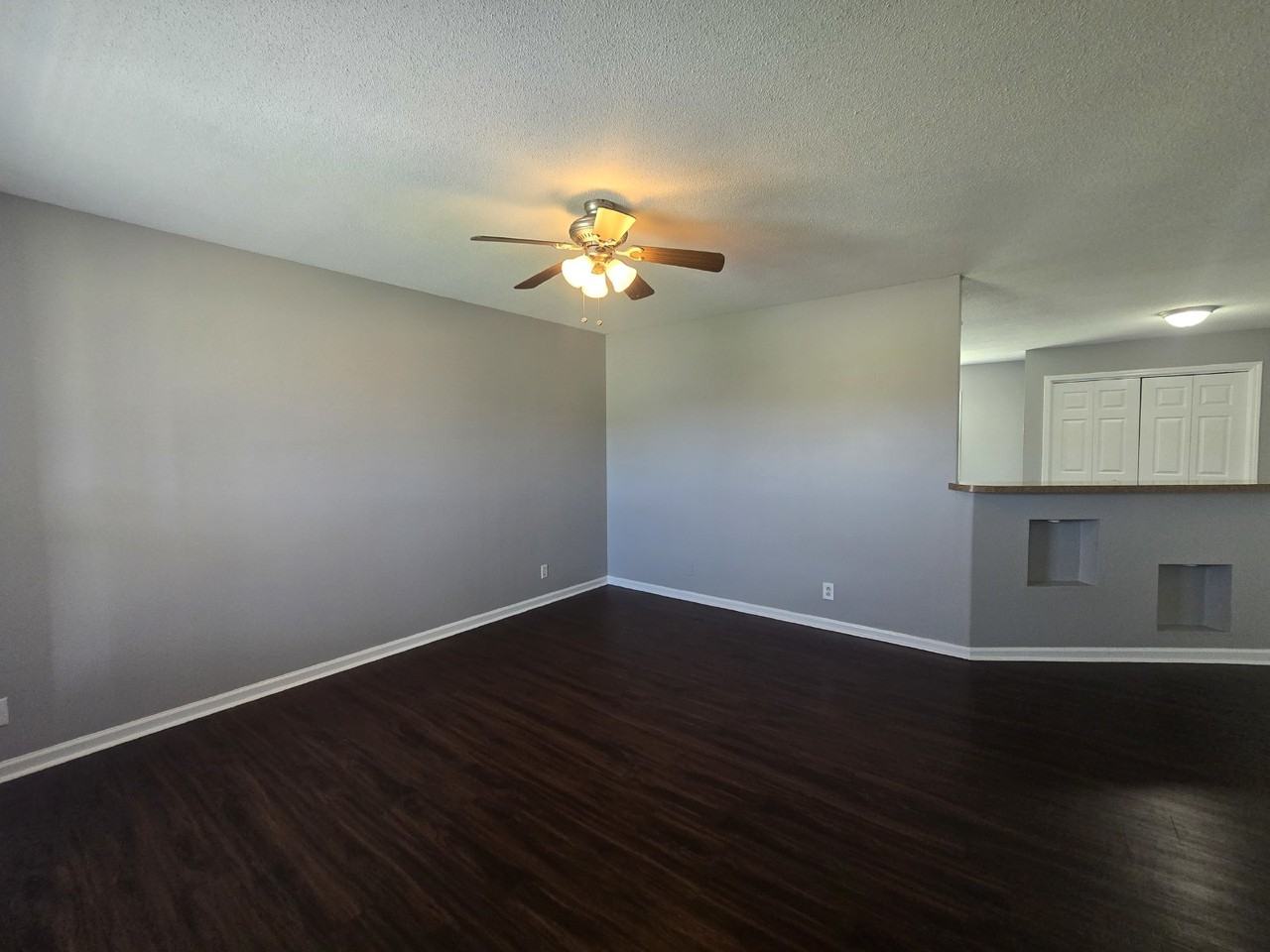 202 Meagan Ct - Photo 2 of 13