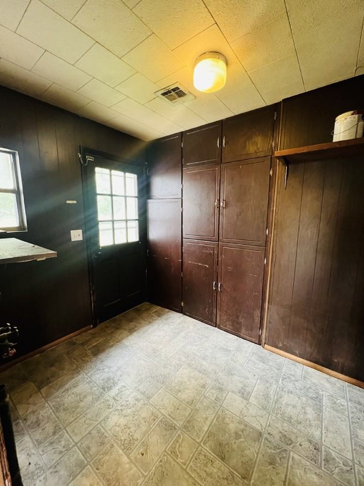 109 N 2nd St - Photo 4 of 7