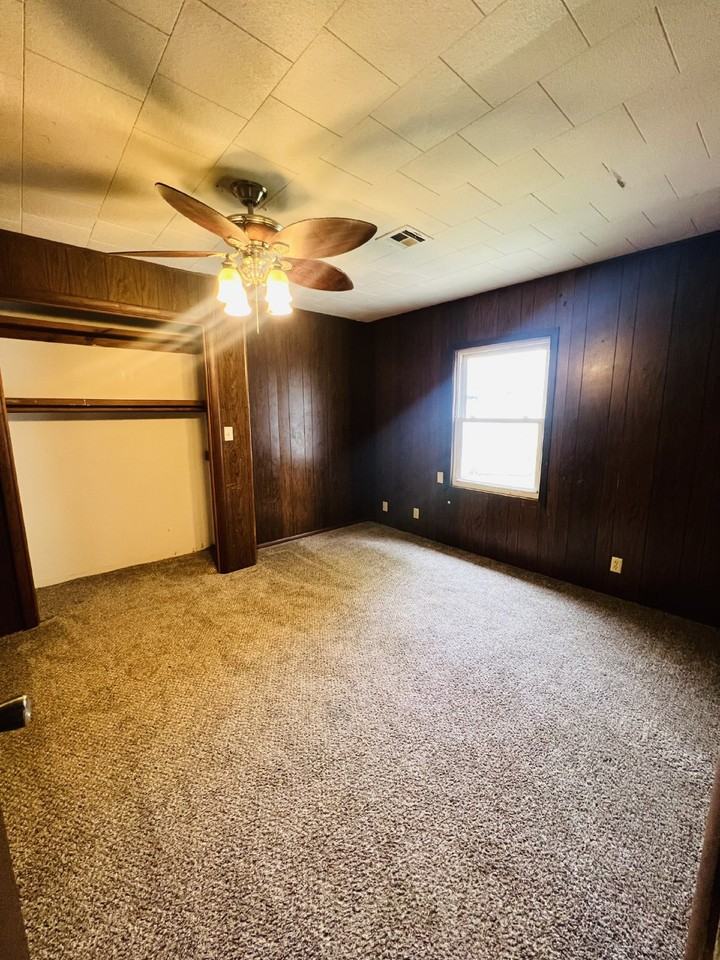 109 N 2nd St - Photo 5 of 7