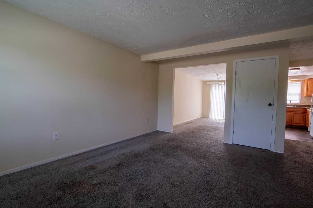 2651 S Paca St - Photo 3 of 20