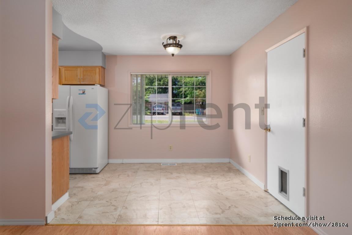 817 Ne 104th Ave - Photo 2 of 20
