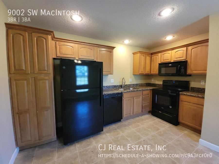 9002 Sw Macintosh Dr - Photo 3 of 11