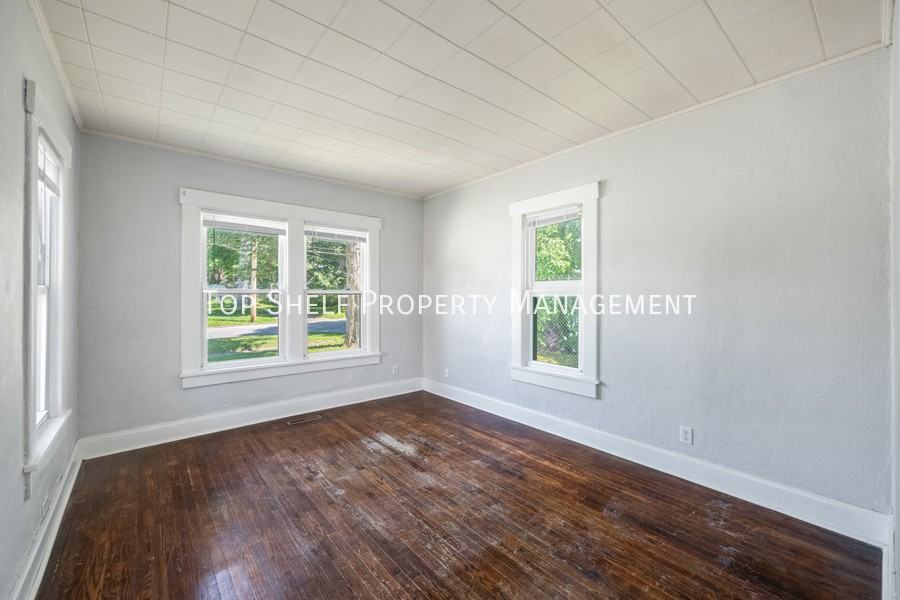 1429 Milton Ave - Photo 2 of 25