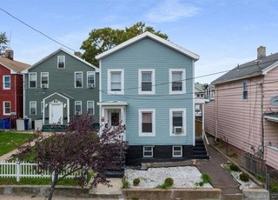 featured image of 131 Portsea St #2