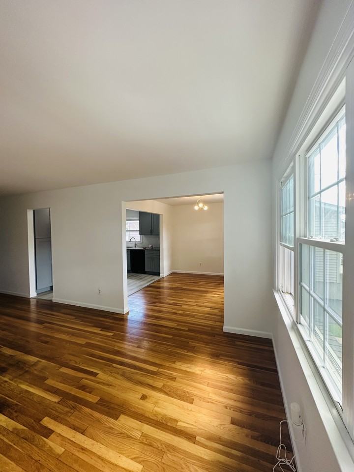 530 Bernard Ave #1 - Photo 2 of 16