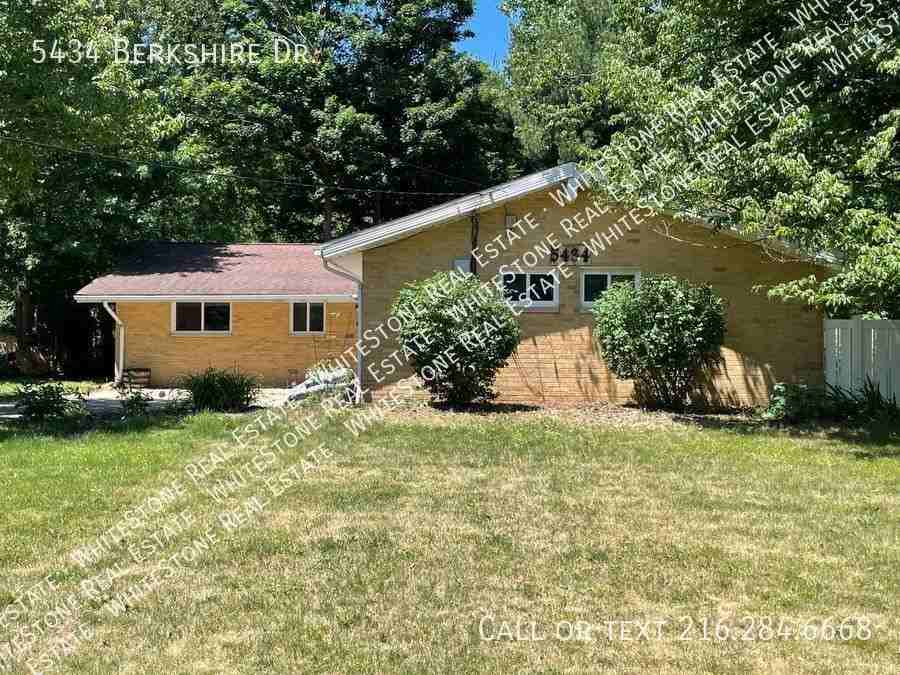 5434 Berkshire Dr - Photo 3 of 30