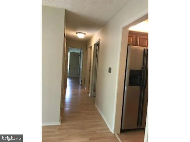 32 Scherer Ct - Photo 2 of 7