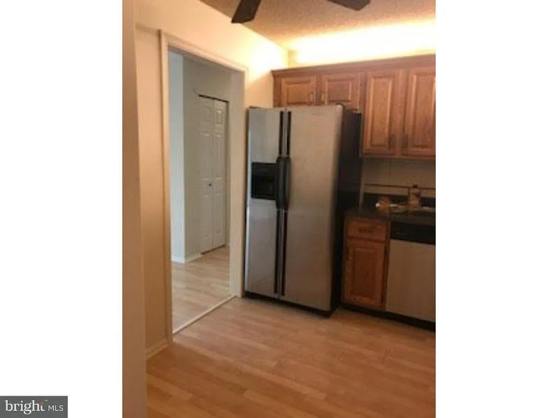 32 Scherer Ct - Photo 3 of 7