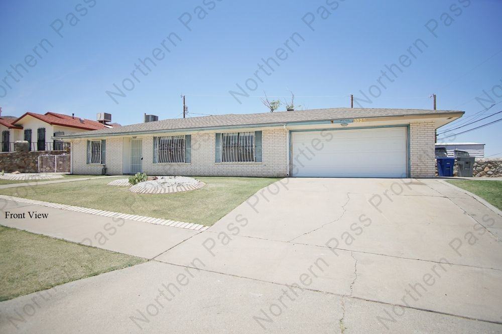 3829 Skyline Ave - Photo 2 of 31