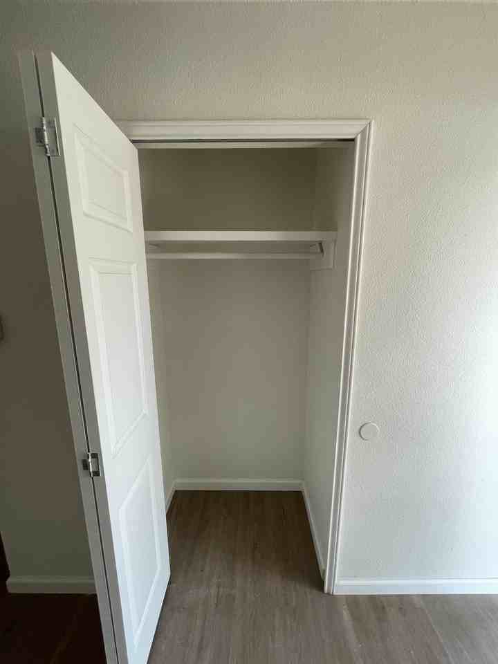 5547 Stonybrook Dr #1 - Photo 4 of 28
