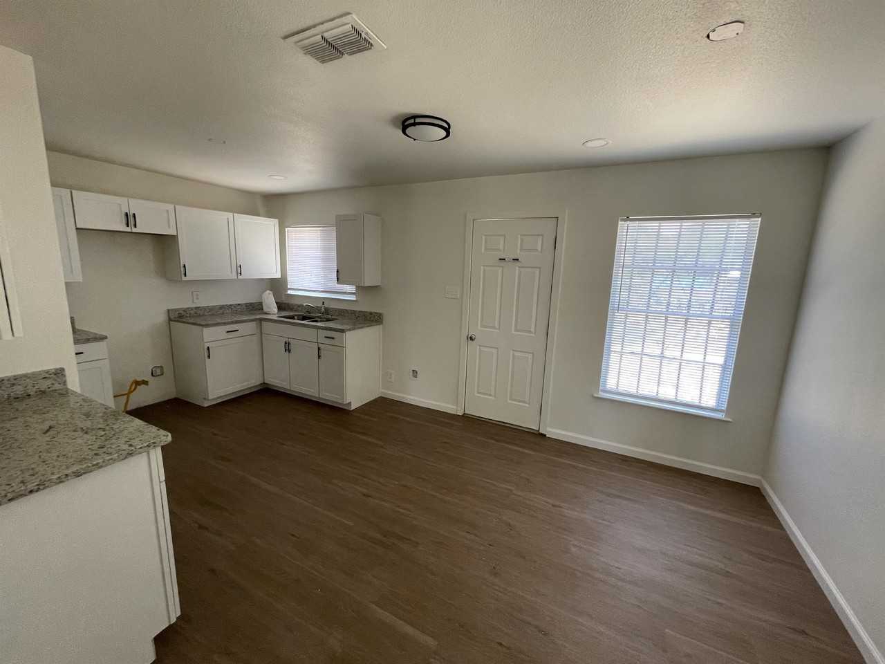 5547 Stonybrook Dr #1 - Photo 6 of 28