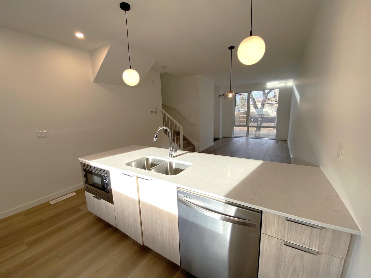 201 - 105 Ave Main 2 #7724MAIN2 - Photo 2 of 27