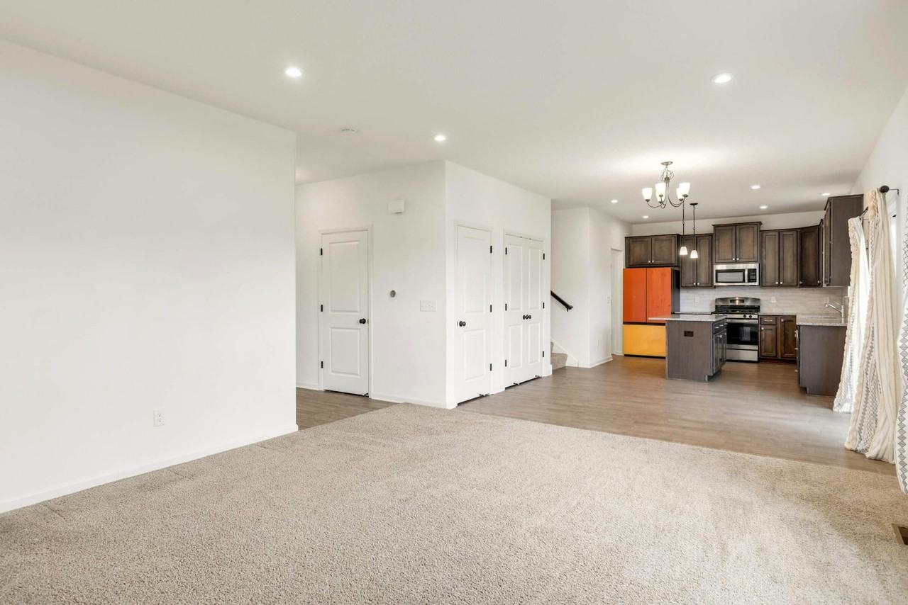 24313 Edgewater Drive - Photo 4 of 45